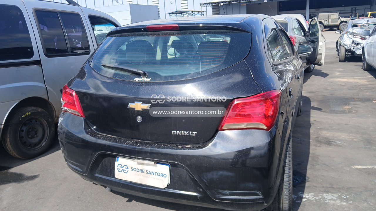 Chevrolet Onix 1.0mt LT - 2017/2017 — foto 4 de 8