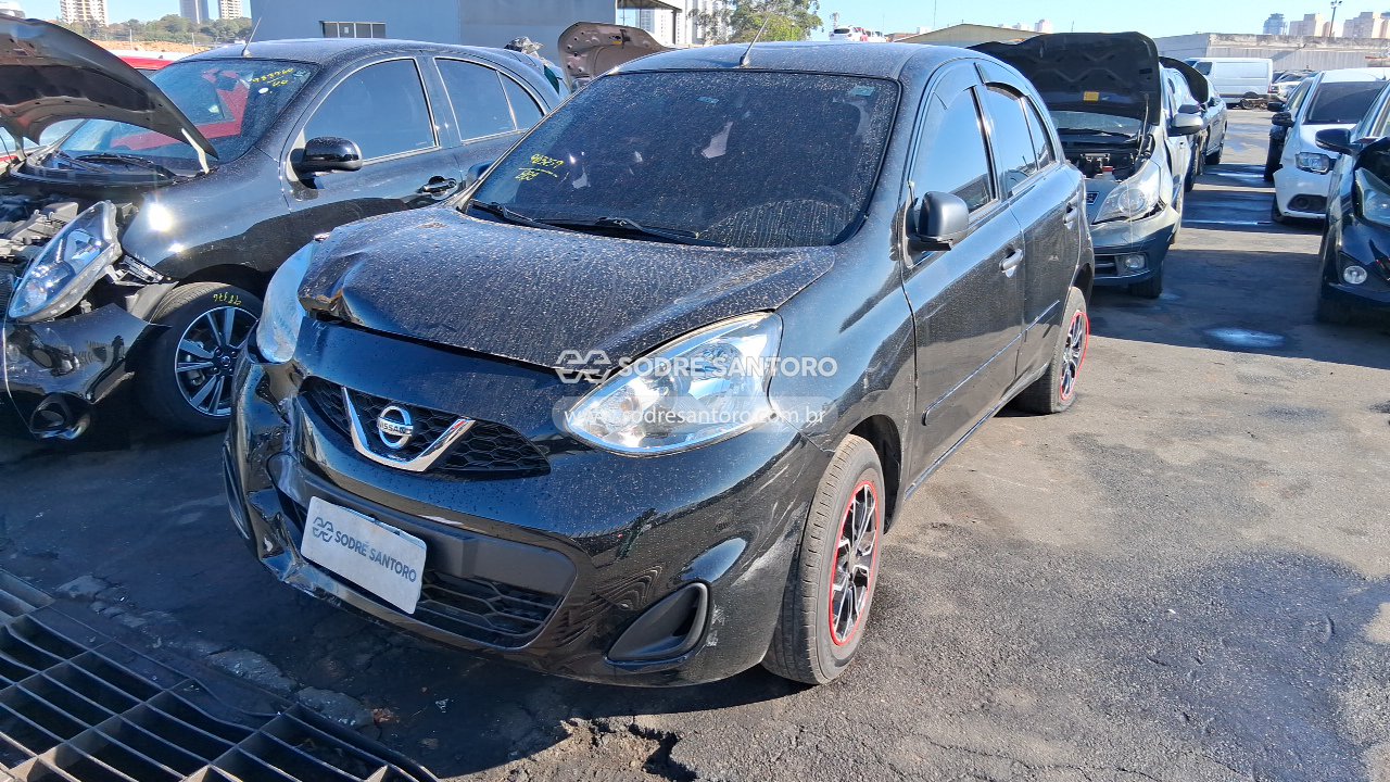 Nissan March 10 MT - 2016/2017 — foto 3 de 8
