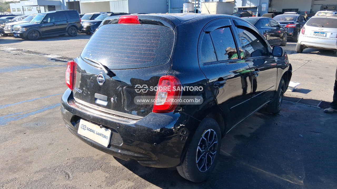Nissan March 10 MT - 2016/2017 — foto 4 de 8