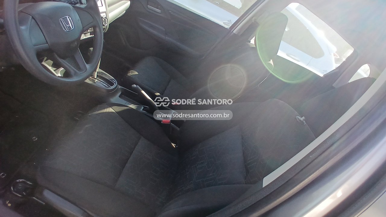 Honda Fit LX Cvt - 2015/2015 — foto 8 de 13