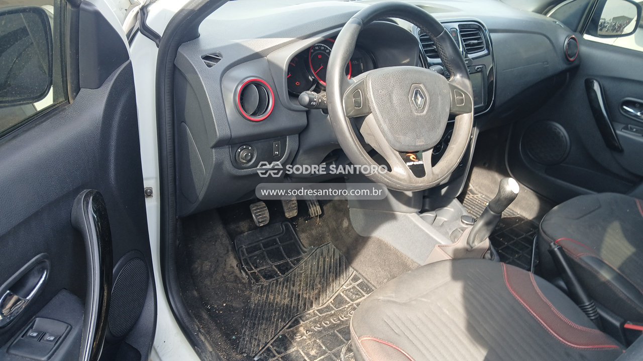 Renault Sandero Step 16 - 2016/2016 — foto 6 de 13