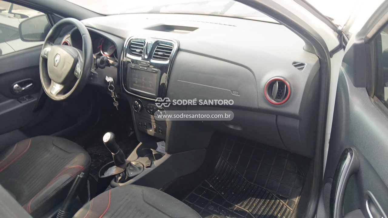 Renault Sandero Step 16 - 2016/2016 — foto 8 de 13