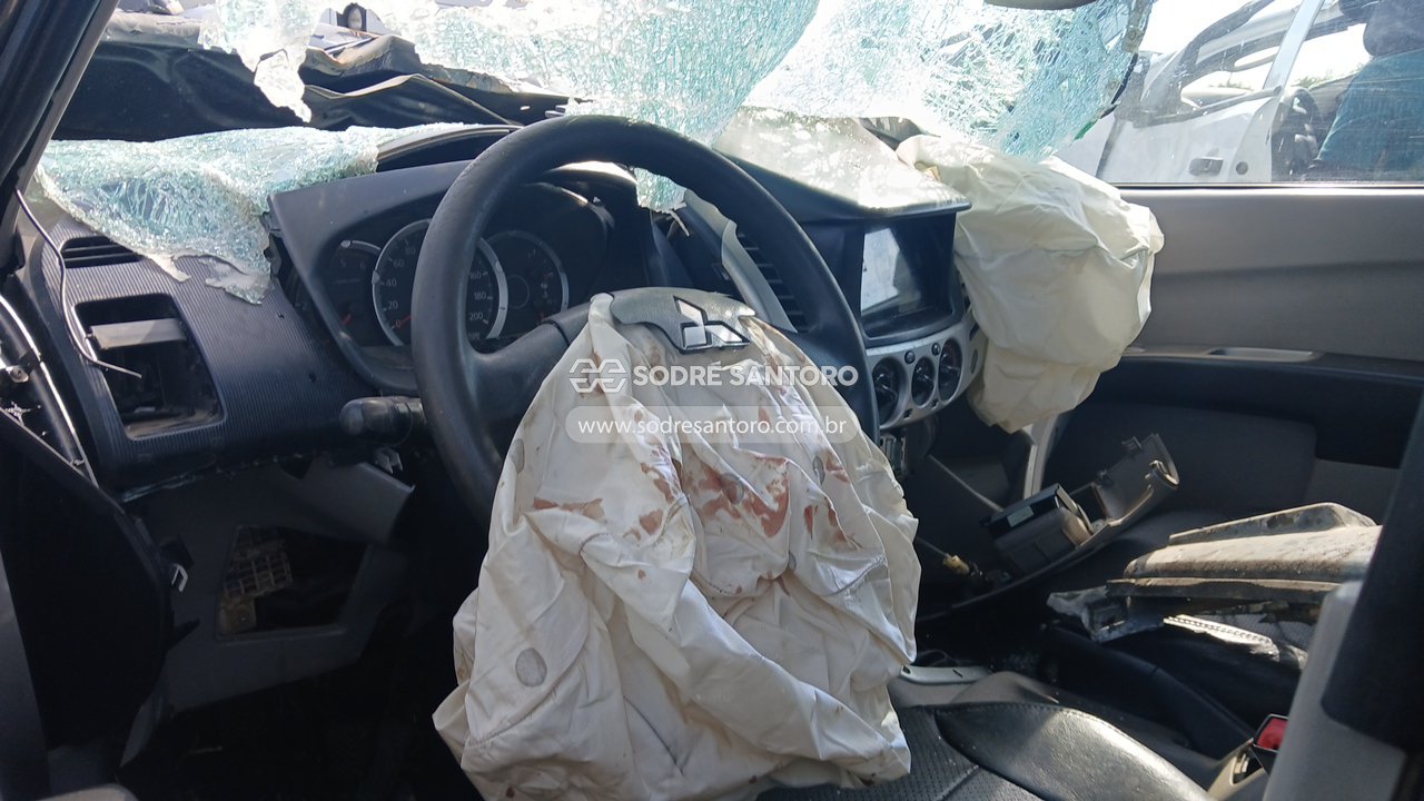 Mitsubishi L200 Triton 3.2 D - 2012/2013 — foto 6 de 9