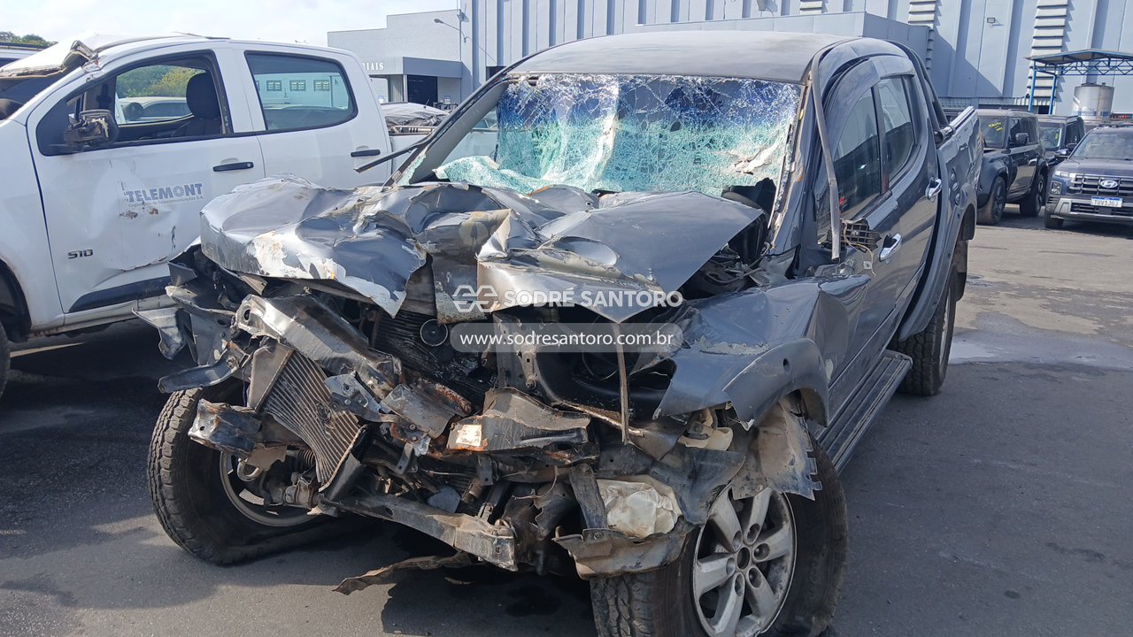 Mitsubishi L200 Triton 3.2 D - 2012/2013 — foto 3 de 9