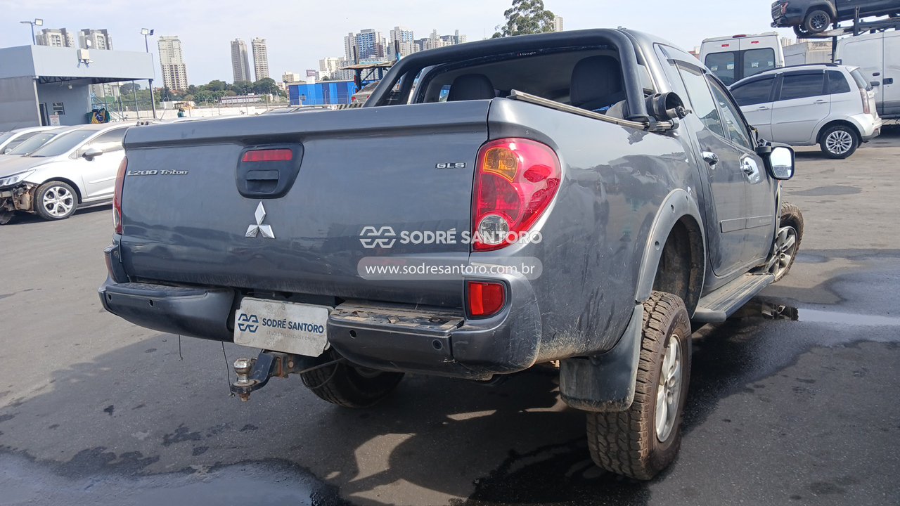 Mitsubishi L200 Triton 3.2 D - 2012/2013 — foto 4 de 9
