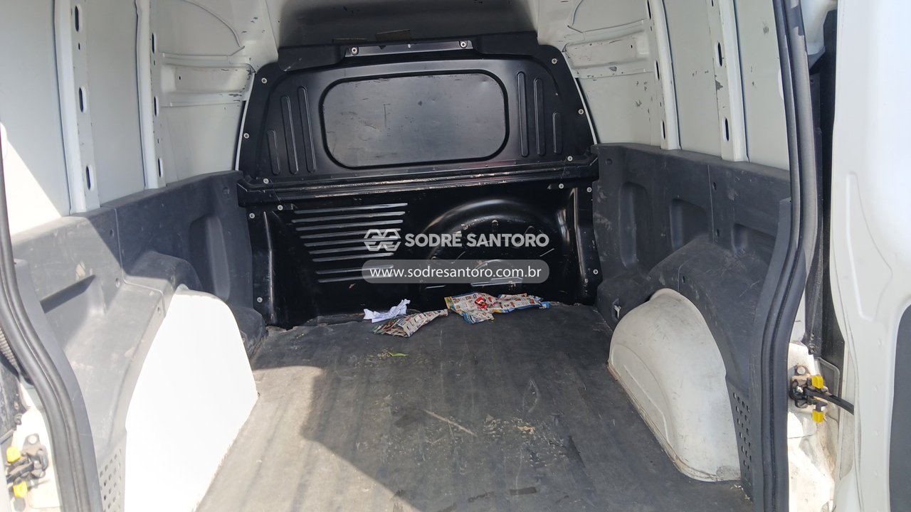 Fiat Fiorino 1.4 Flex - 2016/2016 — foto 12 de 13