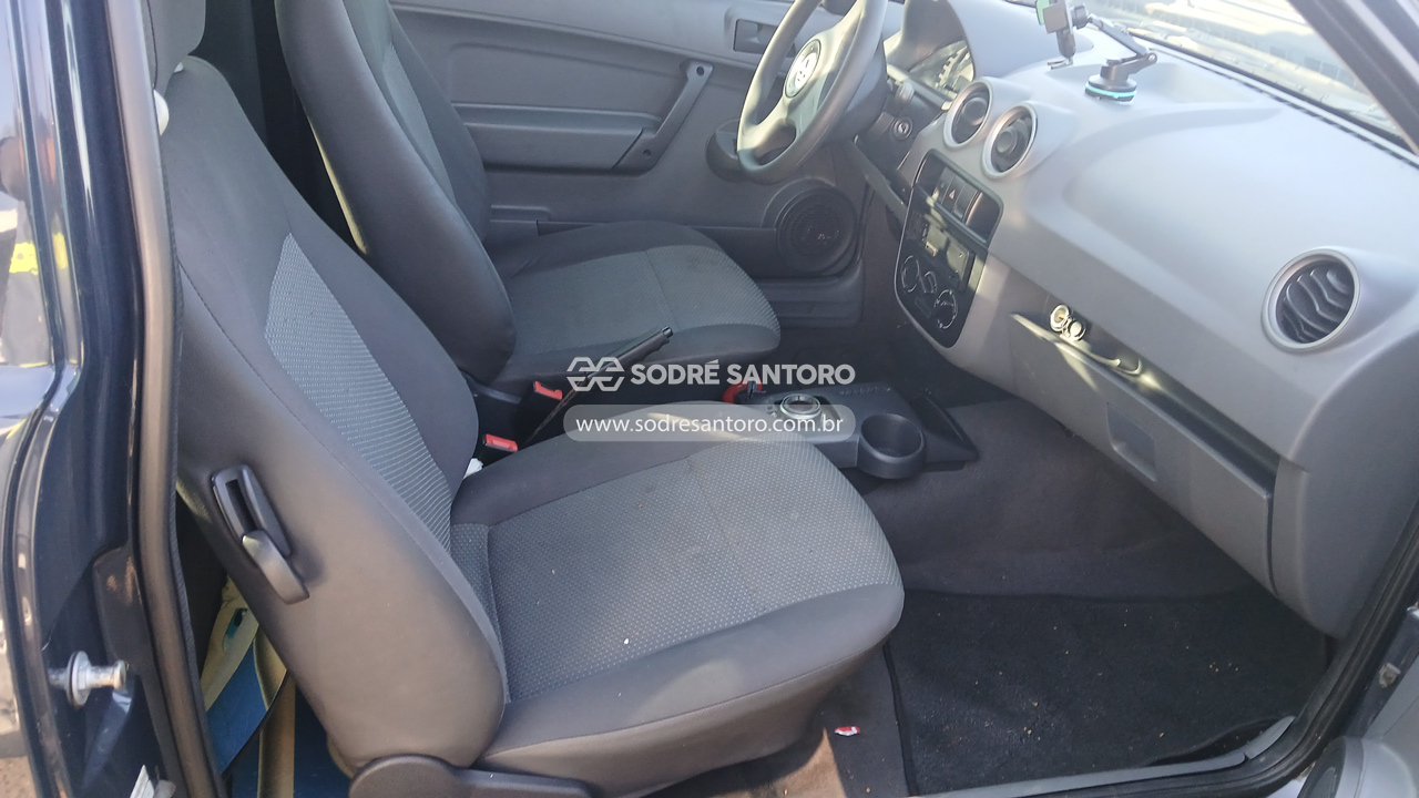 Volkswagen Gol 1.0 - 2013/2014 — foto 8 de 9