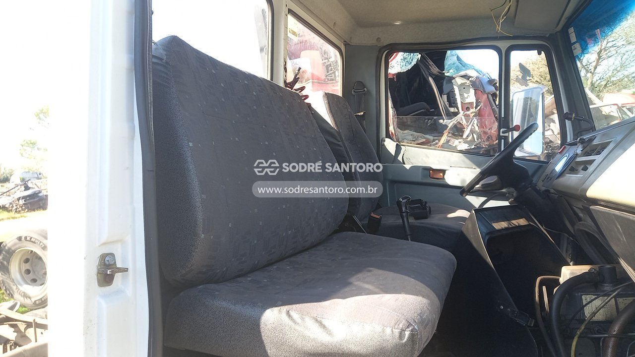 Mercedes-benz 710 - 2006/2006 — foto 9 de 13