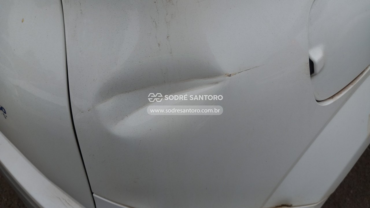Fiat Uno Vivace 1.0 - 2013/2013 — foto 11 de 13