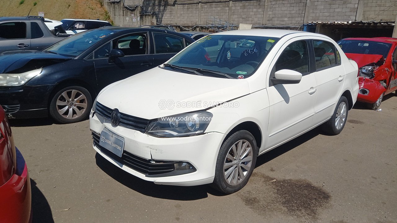 Volkswagen Voyage 1.6 - 2013/2014 — foto 3 de 13
