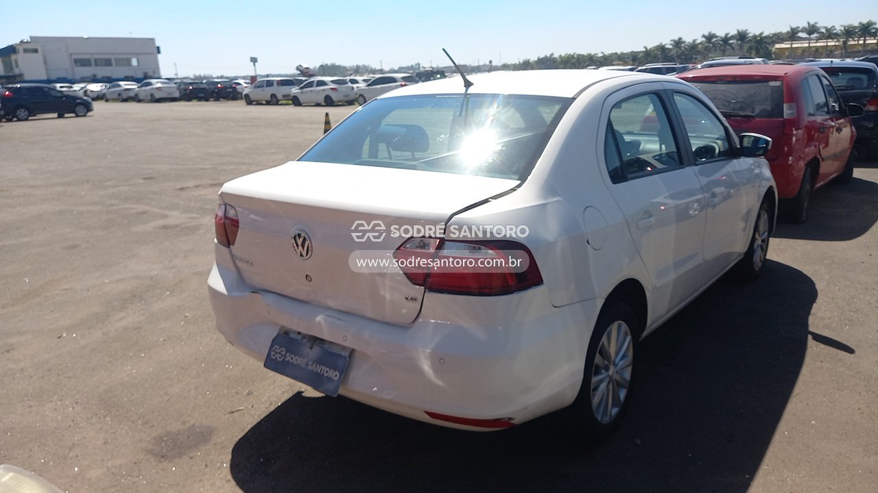 Volkswagen Voyage 1.6 - 2013/2014 — foto 4 de 13