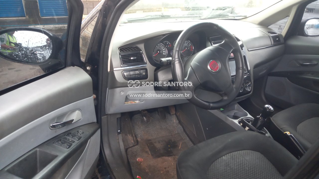 Fiat Linea Essence 1.8 - 2012/2013 — foto 6 de 13