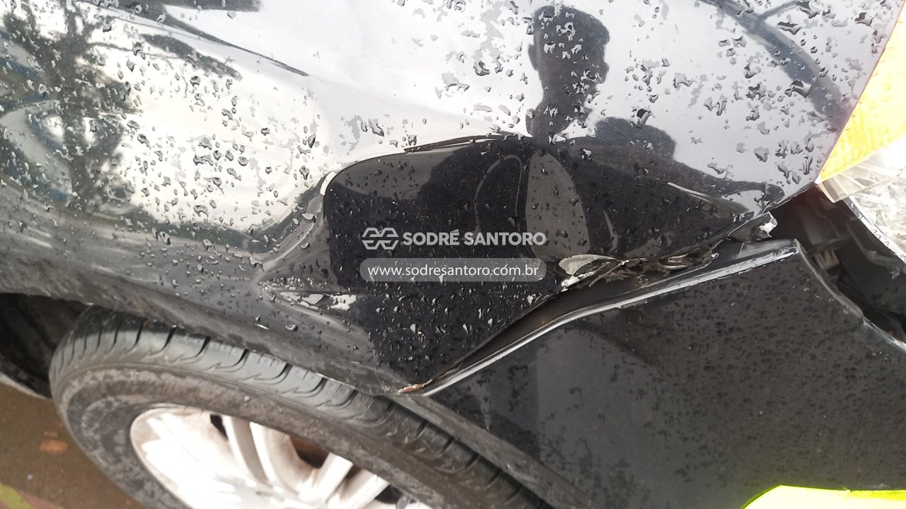 Fiat Linea Essence 1.8 - 2012/2013 — foto 12 de 13