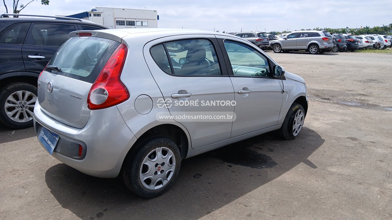 Fiat Palio Attractiv 1.0 - 2012/2013 — foto 4 de 12
