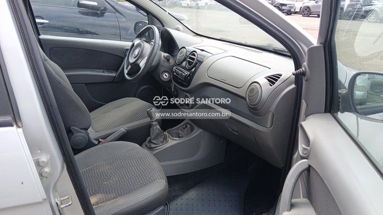 Fiat Palio Attractiv 1.0 - 2012/2013 — foto 8 de 12