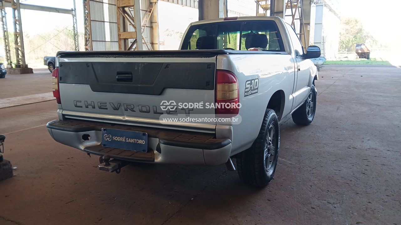 Chevrolet S10 Advantage S - 2010/2010 — foto 4 de 13