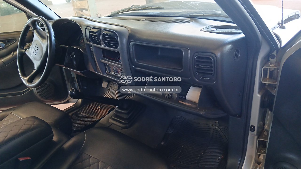 Chevrolet S10 Advantage S - 2010/2010 — foto 6 de 13