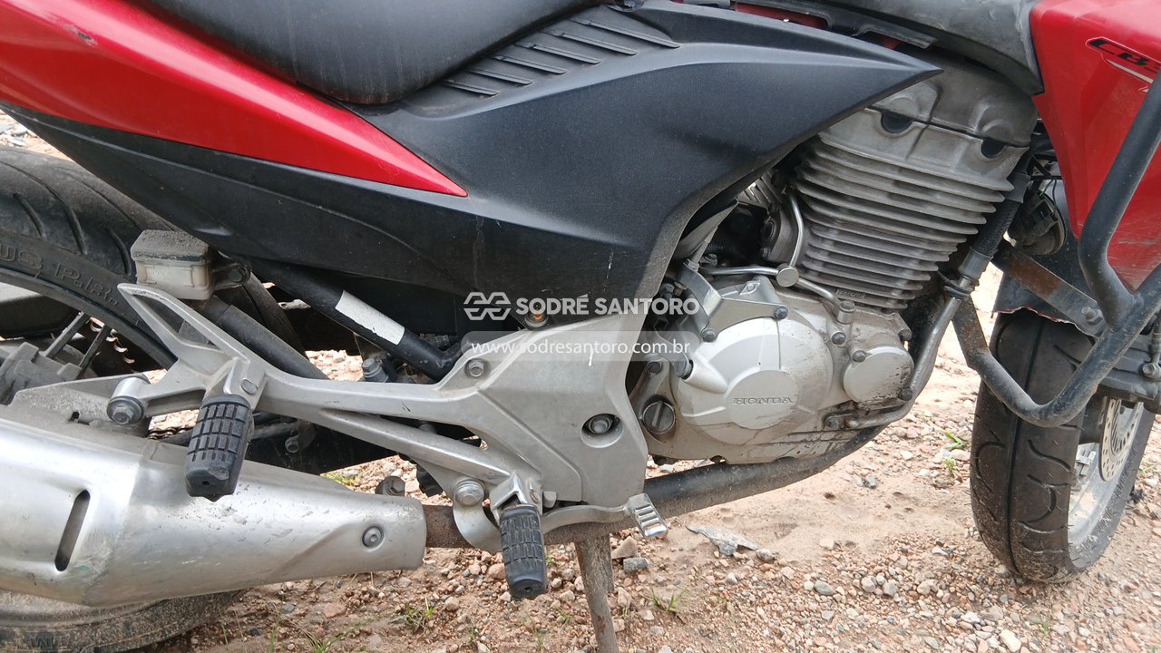 Honda CB 300r - 2013/2014 — foto 5 de 12