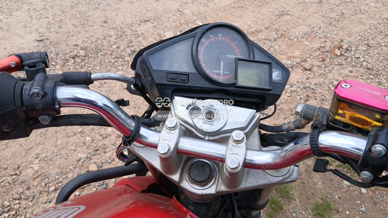 Honda CB 300r - 2013/2014 — foto 8 de 12