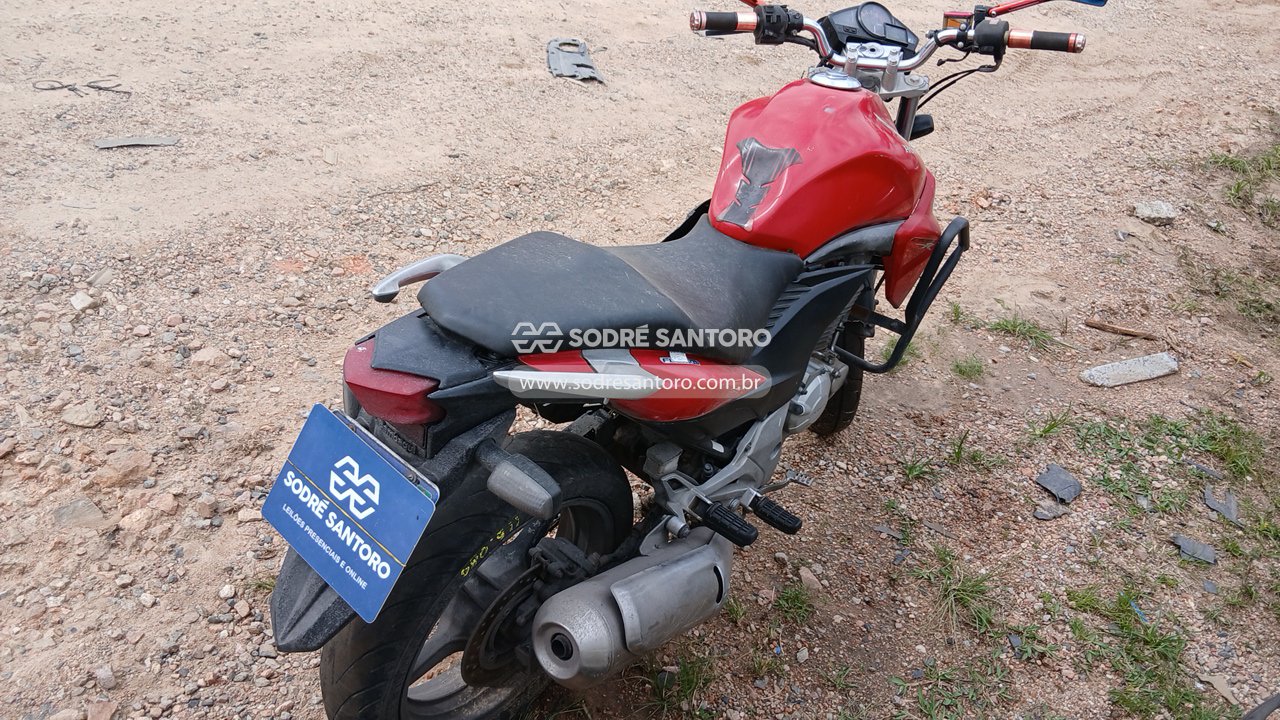 Honda CB 300r - 2013/2014 — foto 4 de 12