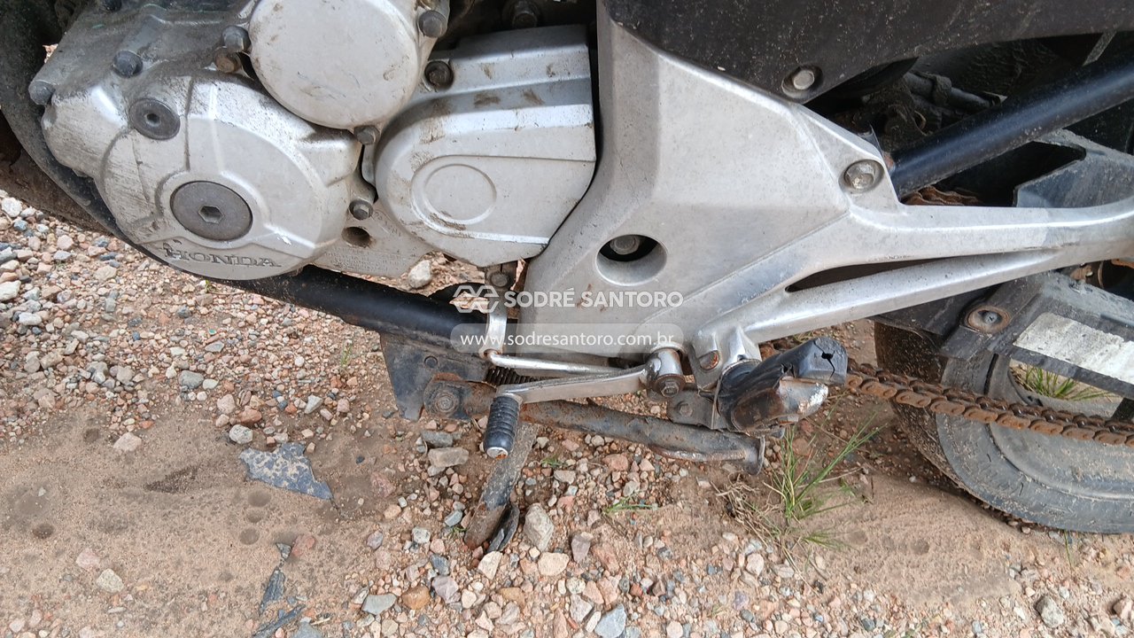 Honda CB 300r - 2013/2014 — foto 11 de 12