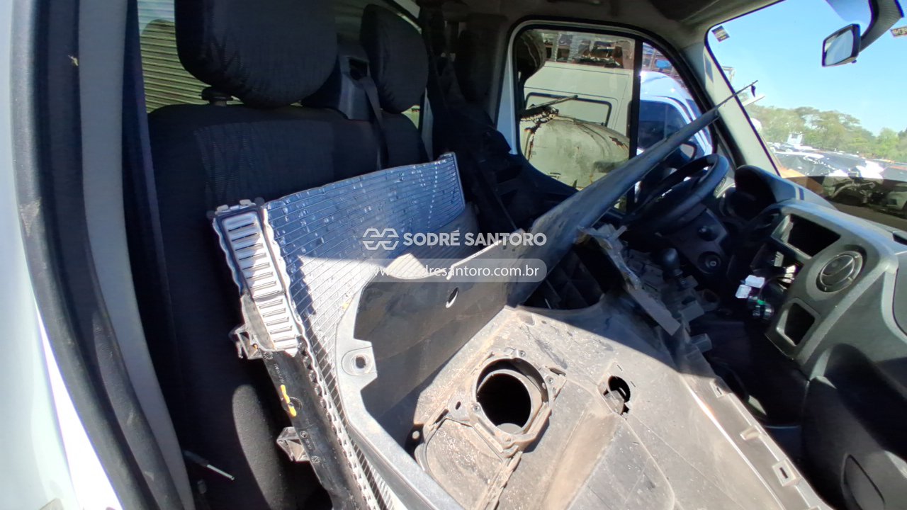 Renault Master Chassicab - 2024/2025 — foto 8 de 12