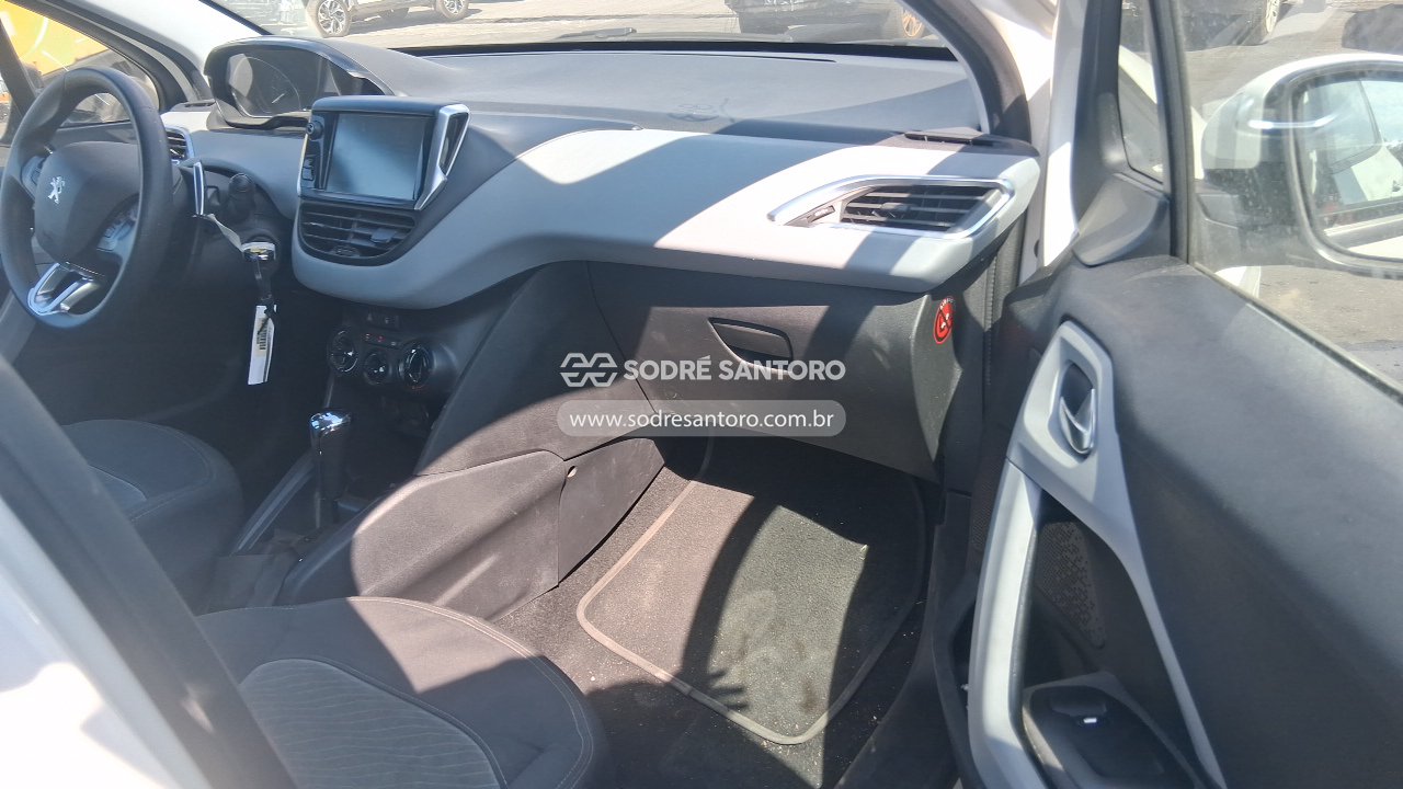 Peugeot 208 Act Pack Bva - 2014/2015 — foto 8 de 12