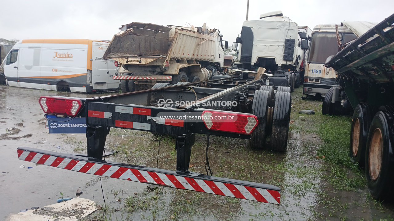 Volvo VM 260 6x2r - 2011/2011 — foto 4 de 12
