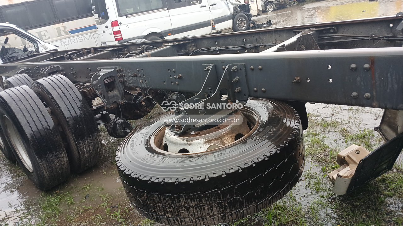 Volvo VM 260 6x2r - 2011/2011 — foto 9 de 12