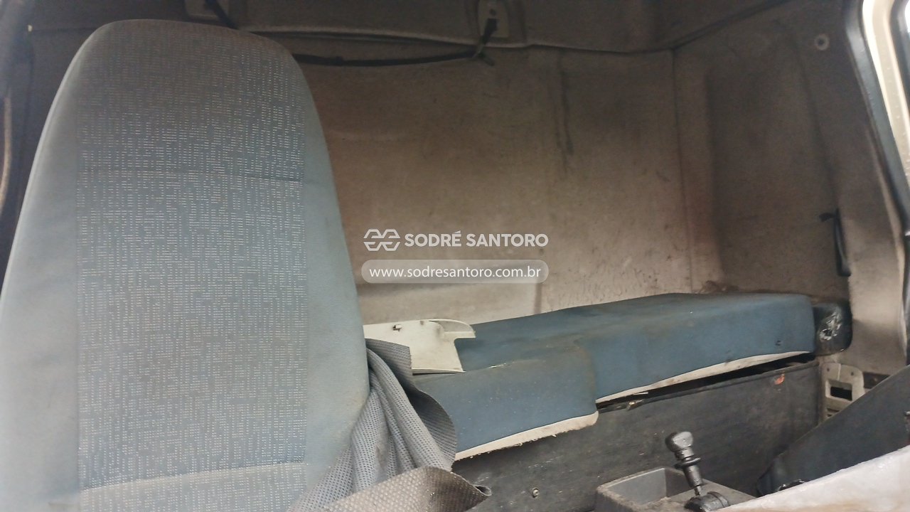 Volvo VM 260 6x2r - 2011/2011 — foto 8 de 12