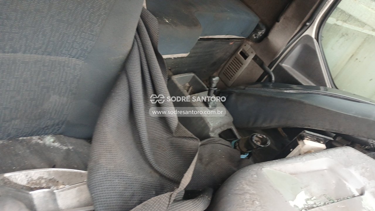Volvo VM 260 6x2r - 2011/2011 — foto 7 de 12