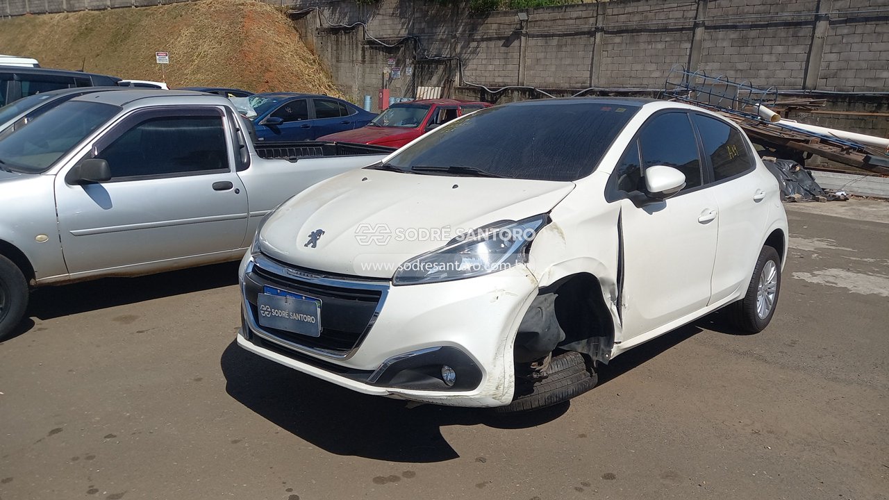 Peugeot 208 Allure AT - 2016/2017 — foto 3 de 12