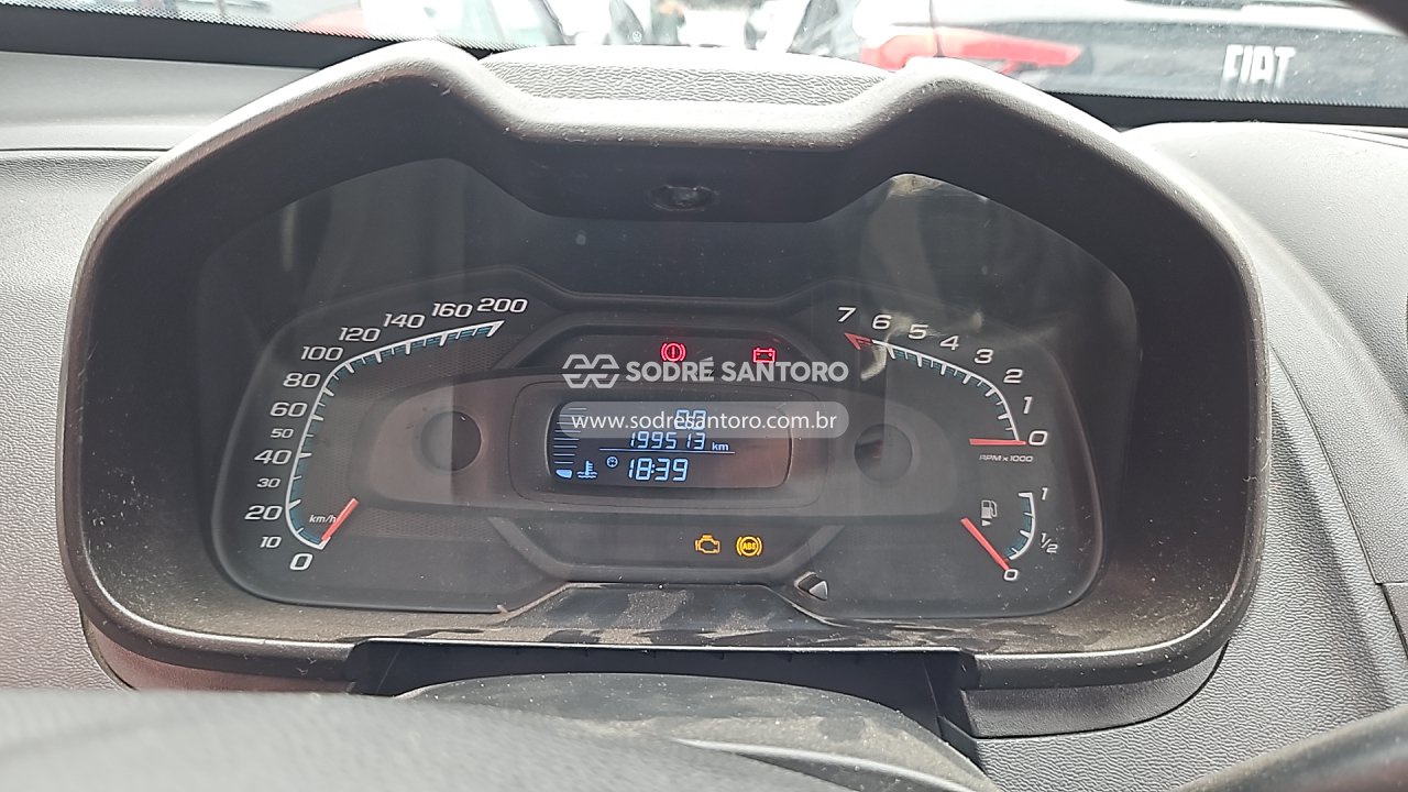 Chevrolet Montana LS - 2014/2015 — foto 7 de 12