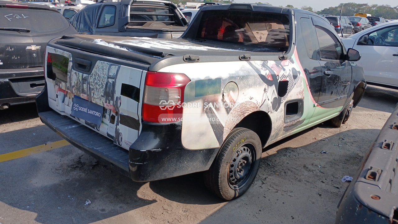 Chevrolet Montana LS - 2014/2015 — foto 4 de 12