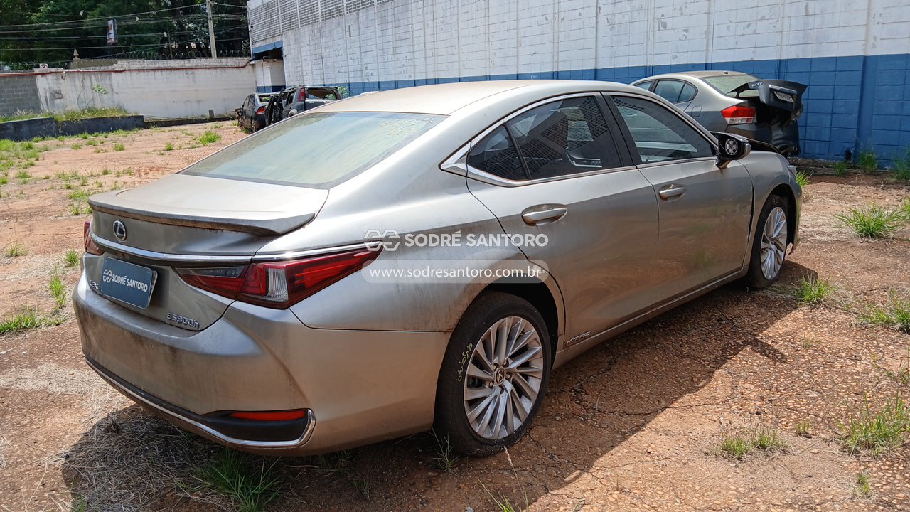 Lexus Es300h - 2019/2019 — foto 4 de 12