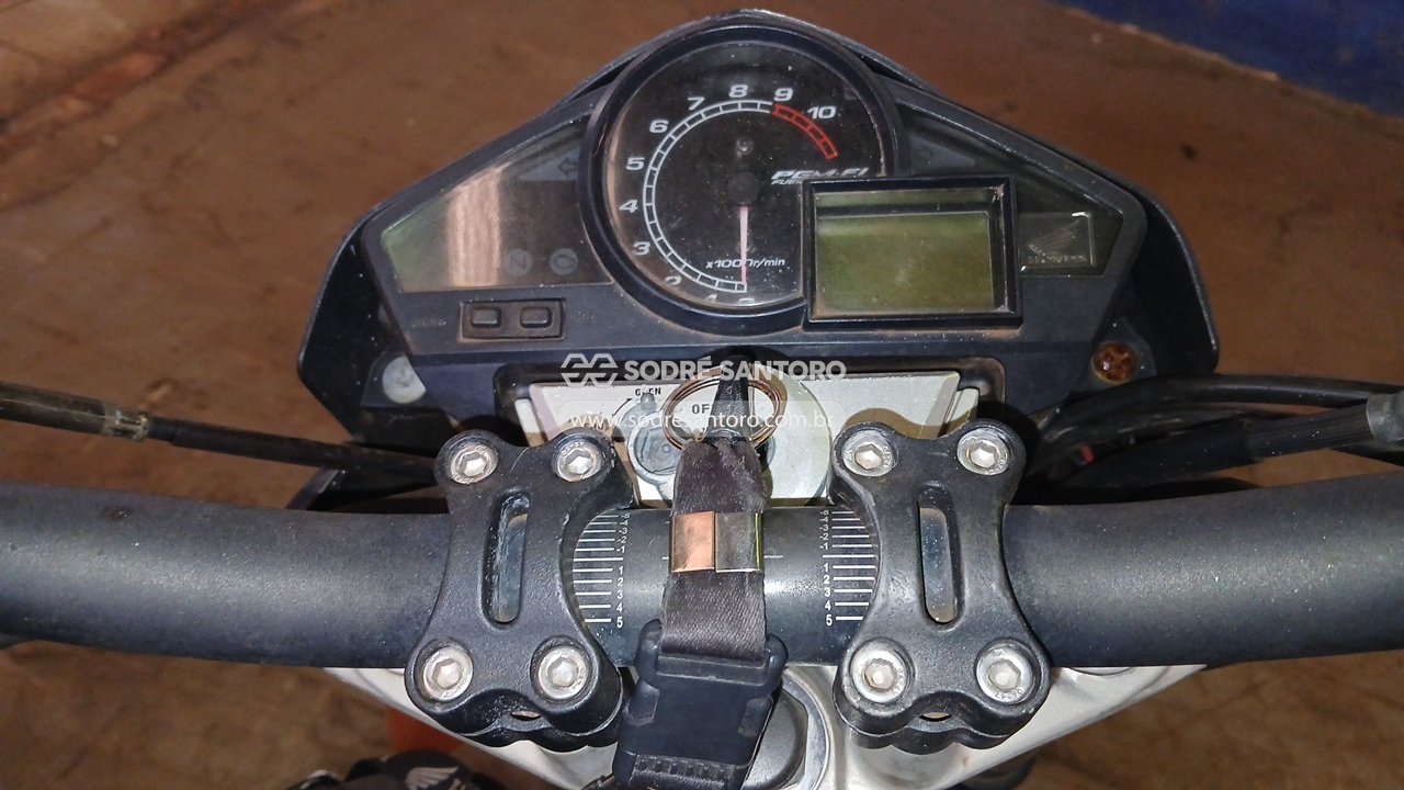 Honda CB 300r - 2012/2012 — foto 7 de 12