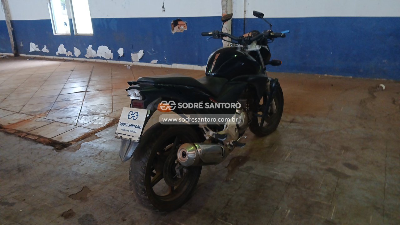 Honda CB 300r - 2012/2012 — foto 4 de 12