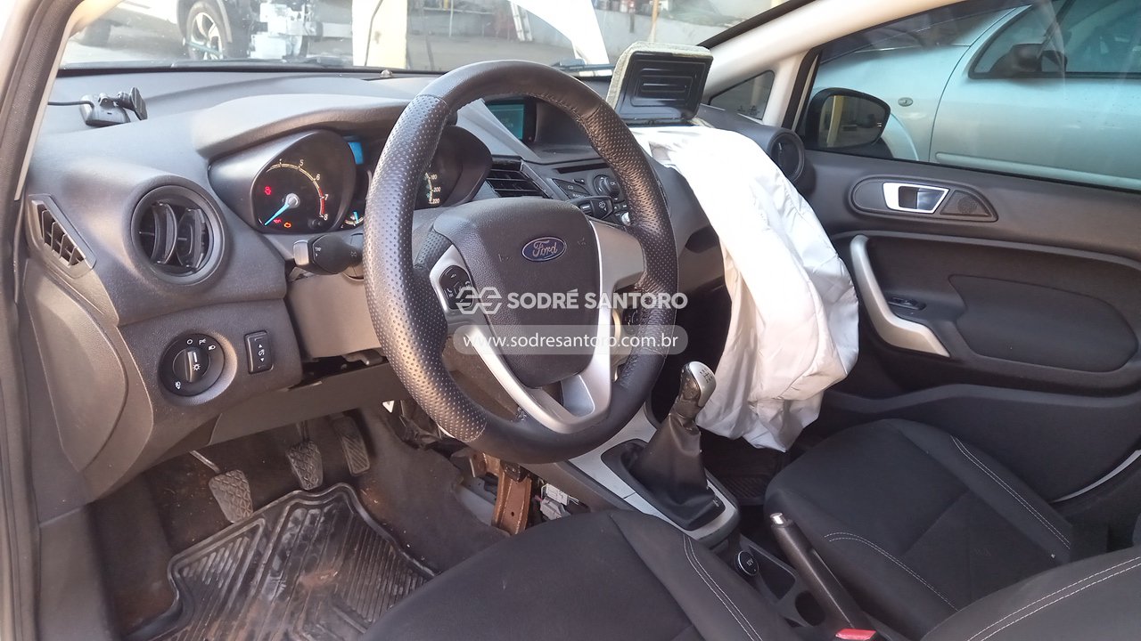 Ford Fiesta SD 1.6lse - 2013/2014 — foto 6 de 12