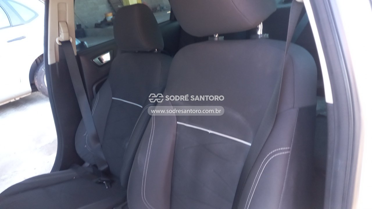 Ford Fiesta SD 1.6lse - 2013/2014 — foto 9 de 12
