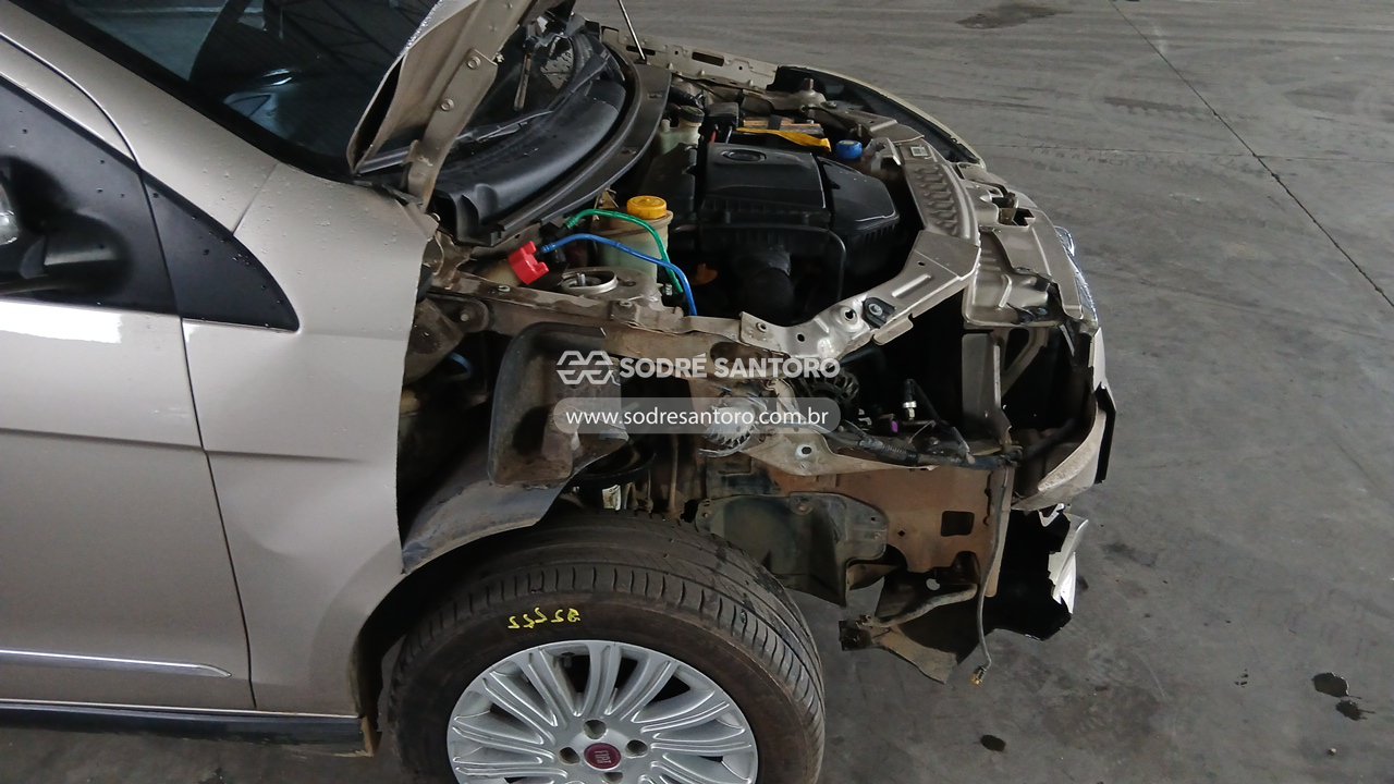 Fiat Siena Essence 1.6 - 2013/2014 — foto 11 de 12