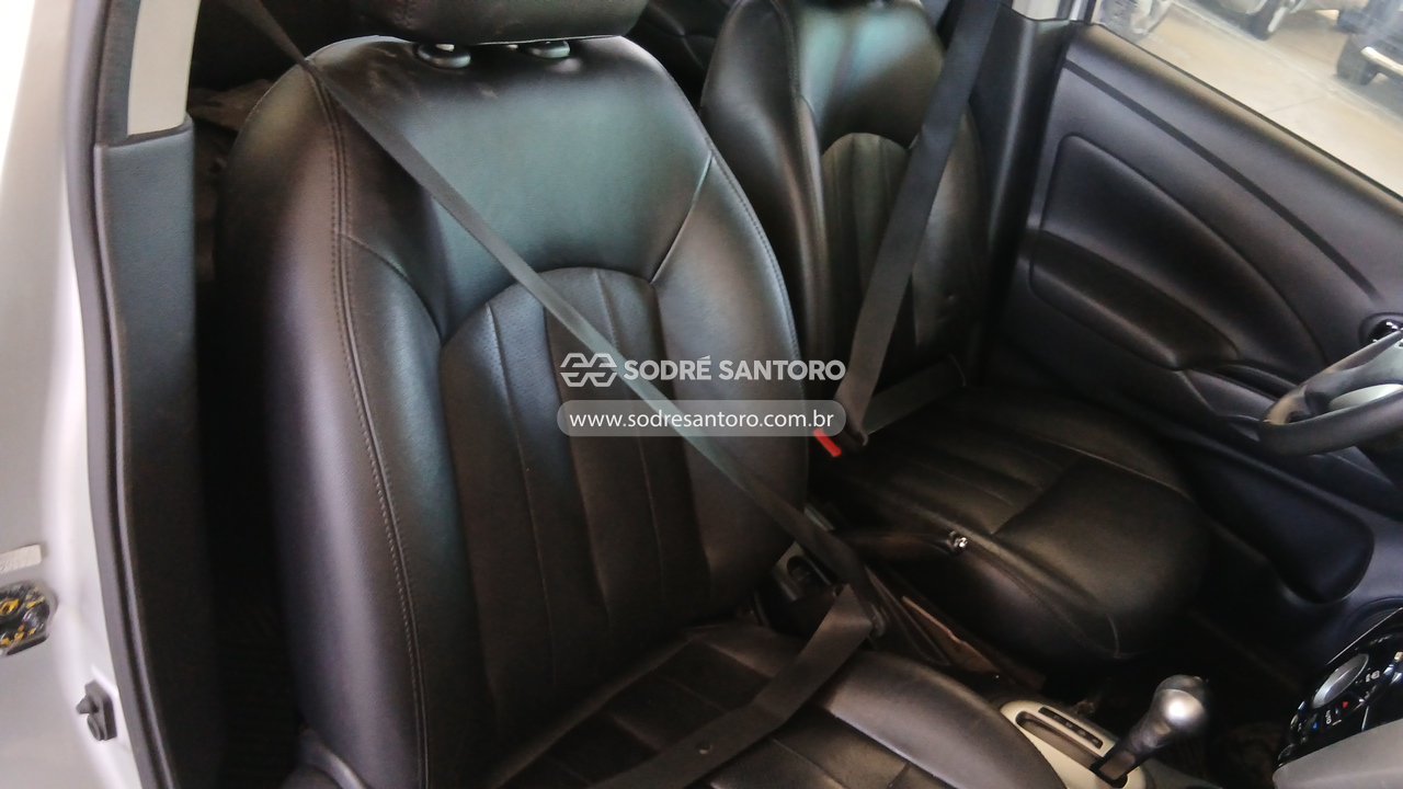 Nissan Versa 16sl Cvt - 2017/2017 — foto 9 de 12