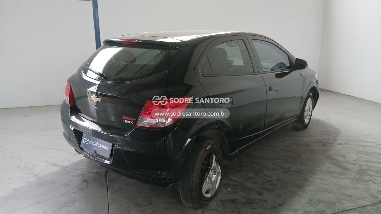 Chevrolet Onix 1.0mt LS - 2014/2015 — foto 4 de 12