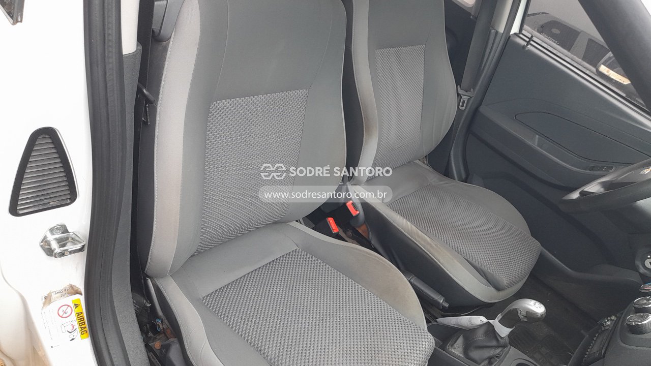 Chevrolet Montana LS - 2014/2015 — foto 10 de 12