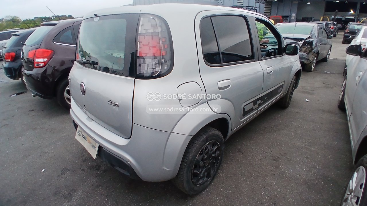Fiat Uno Drive 1.0 - 2017/2018 — foto 4 de 12