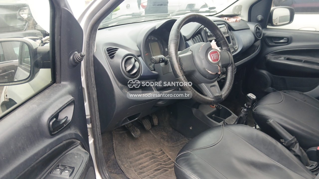 Fiat Uno Drive 1.0 - 2017/2018 — foto 6 de 12