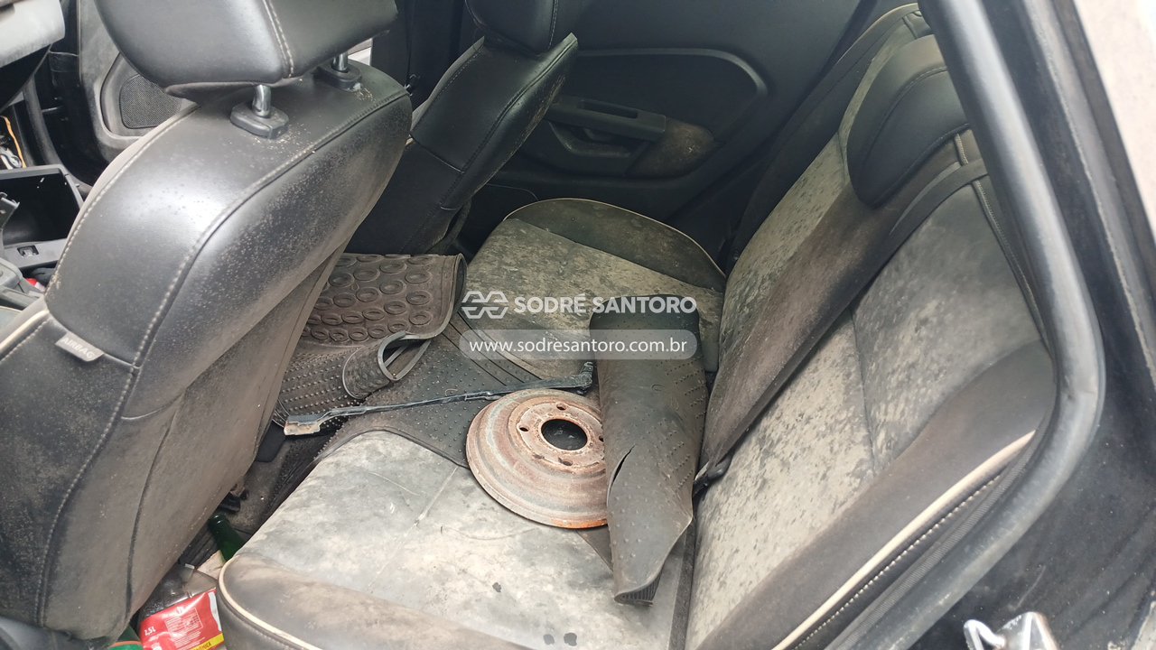 Ford Fiesta SE - 2012/2012 — foto 9 de 12