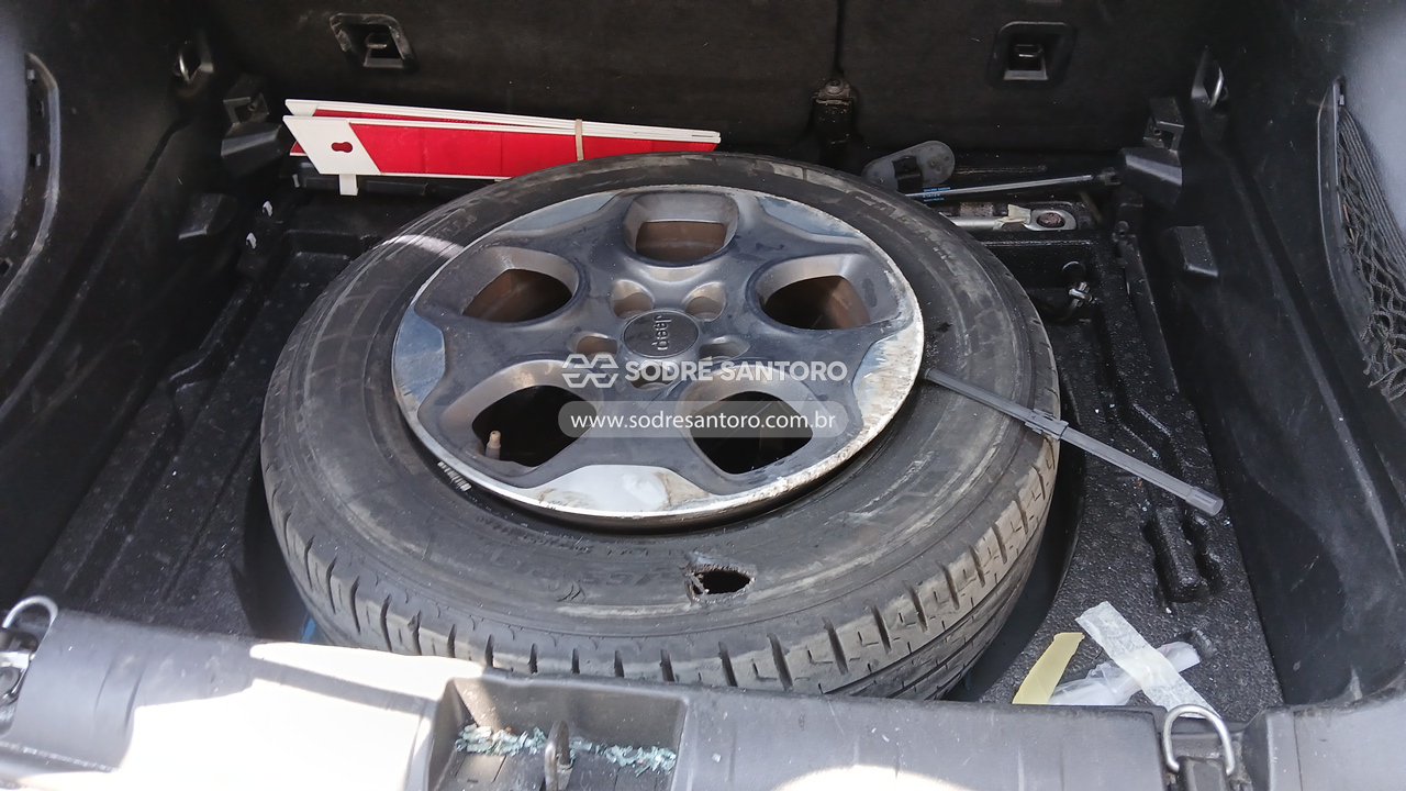 Jeep Renegade 1.8 Autom - 2020/2021 — foto 9 de 11