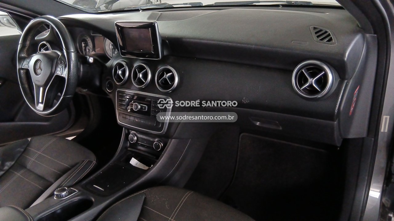 Mercedes-benz A200turbo - 2014/2014 — foto 8 de 12