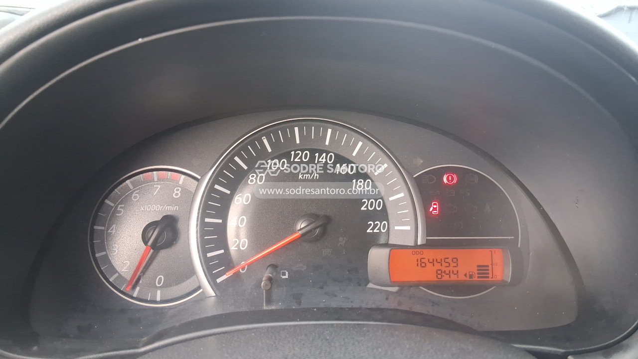 Nissan March 10s - 2016/2017 — foto 7 de 12