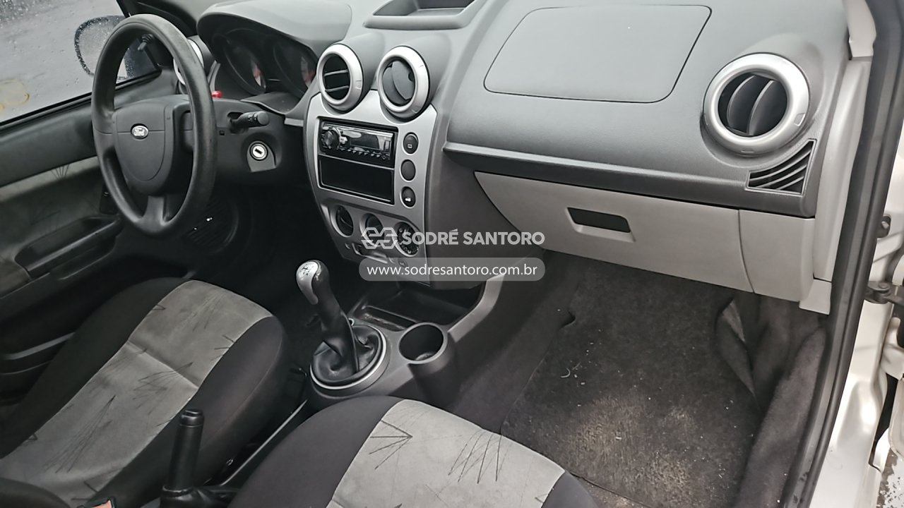 Ford Fiesta 1.6 Flex - 2009/2009 — foto 8 de 12
